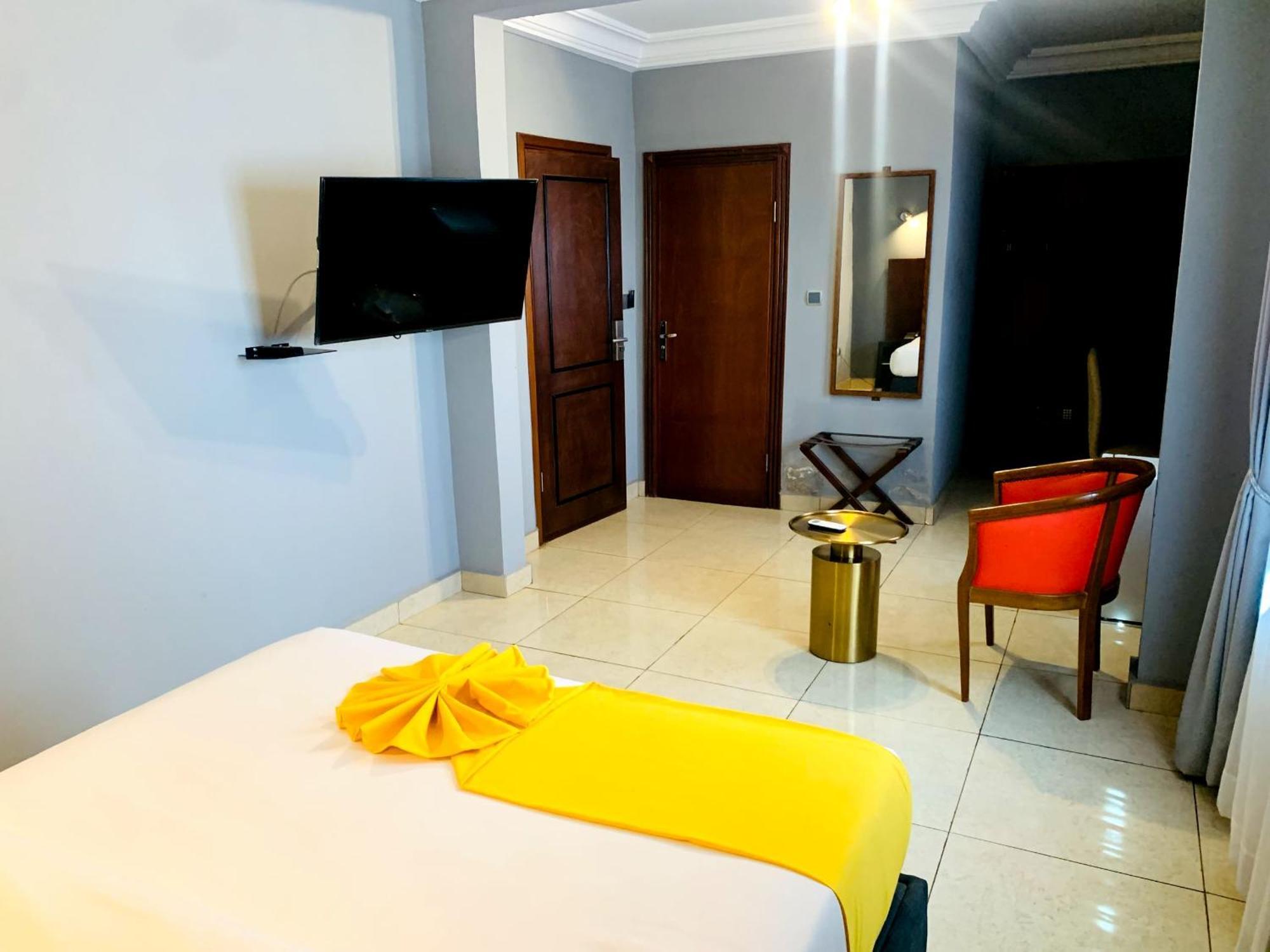 La Rochelle Hotel Yaoundé Exterior foto